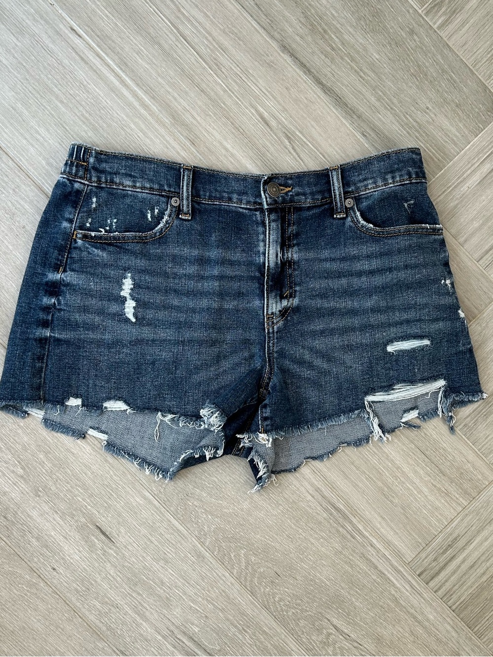 Aerie Dark Distressed Women’s Denim Shorts Size Medium